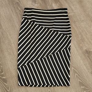 NWOT Striped Black and White Women's Pencil Skirt - Massimo